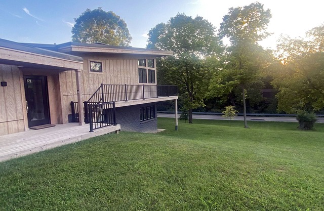 Scenic Lookout - Short Walk to Rec, Goggin, Uptown