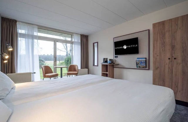 Scenic & Serene Rooms: Pool, Sauna, and Trails Just Steps Away - 2 Units