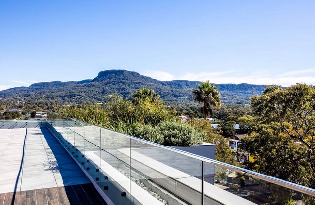 Scenic Wollongong Gem City Location with Rooftop