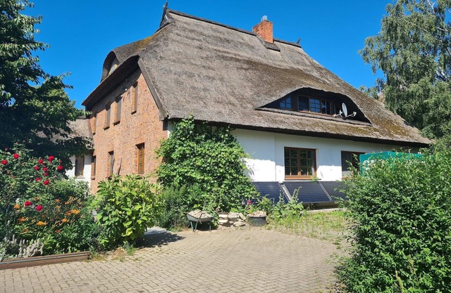 Schoene Wohnung im reetgedachten Bauernhaus