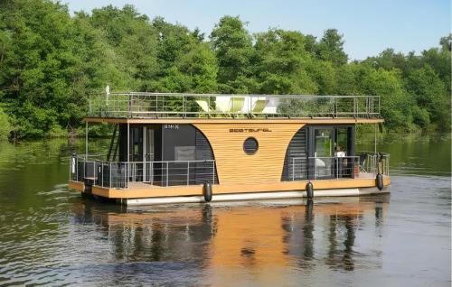 Schwimmendes Ferienhaus