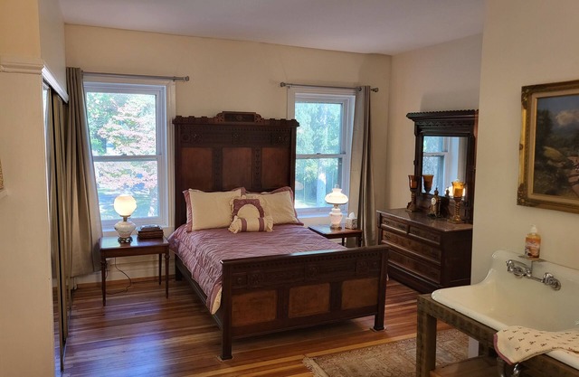 Scientist's Suite in the Manor House!