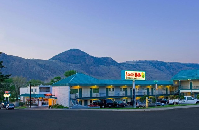 Scott's Inn & Suites