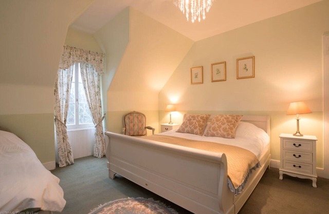 Scottish Highlands Country House - Sleeps 32