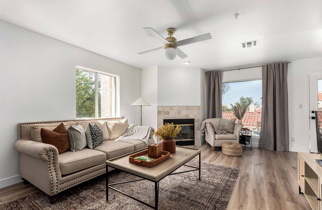 SCOTTSDALE BAY CLUB PENTHOUSE CONDO! NEWLY REMODELED POOL W/PRIVATE ACCESS.