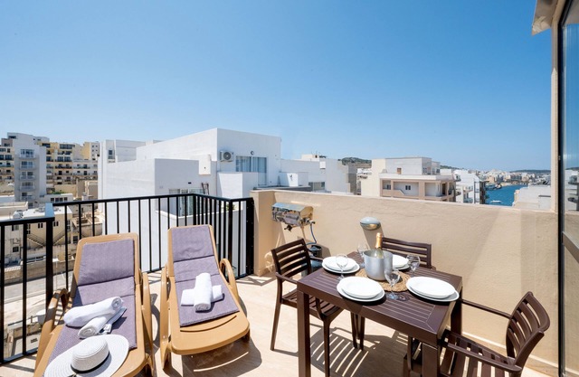 Sea Bliss penthouse with 2 terraces enjoying side Sea views