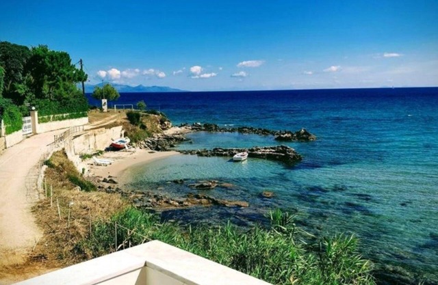 Sea Breeze Apartment