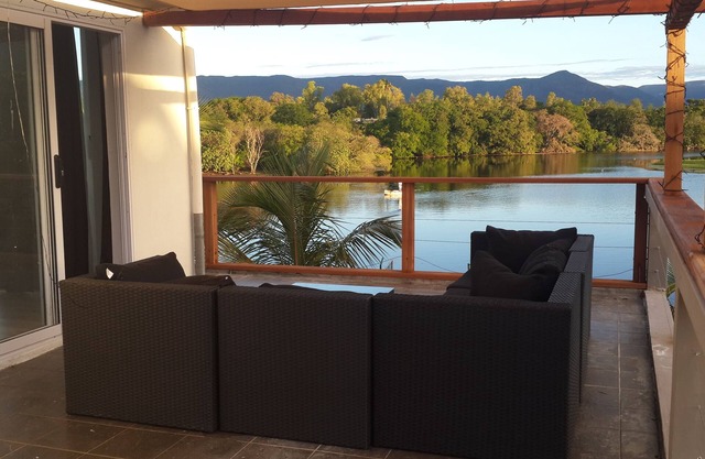Sea front beach house With Rental car included