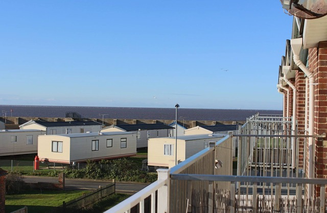 Sea Holly, 3 bedrooms, 2 bathrooms, open plan living area overlooking the sea.