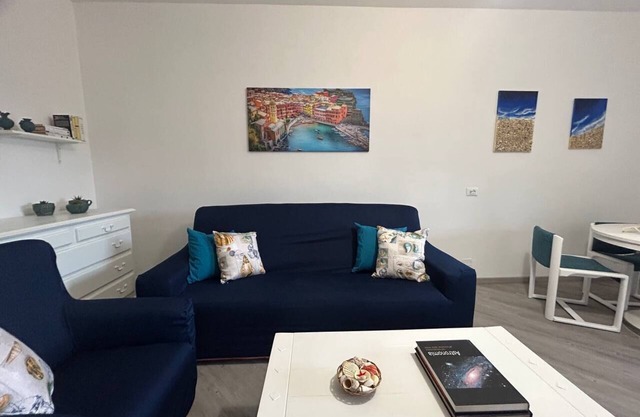 Sea&Sun House is a cozy and beautiful apartment within walking distance from the sea