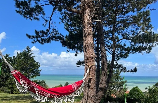 SEA VIEW 4-bedroom house sleeps 8