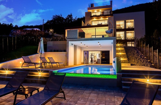 Sea view and relaxing villa