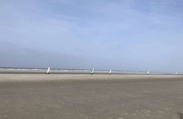 Sea view apartment 30 metres from the beach
