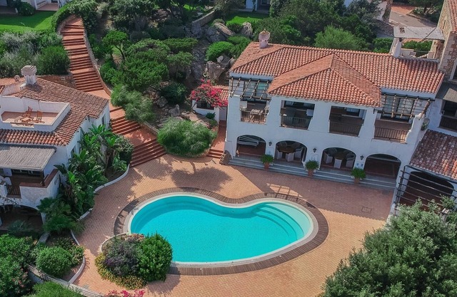 Sea view apartment in Portocervo, direct beach access