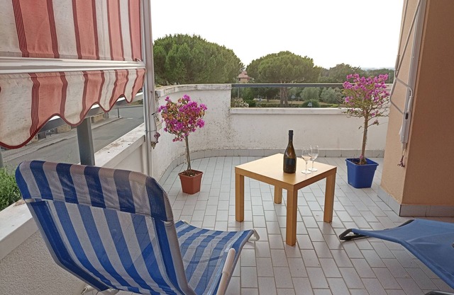 SEA VIEW APARTMENT-10 MIN. FROM SEA AND BOLGHERI - PRIVATE GARDEN AND PARKING