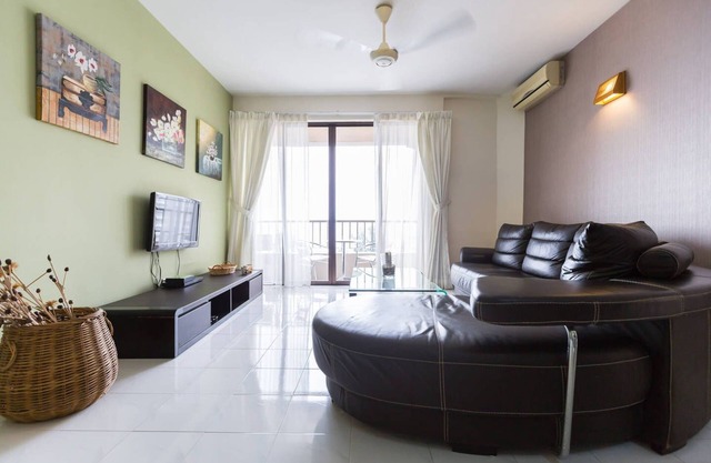 Sea View Condo By The Beach