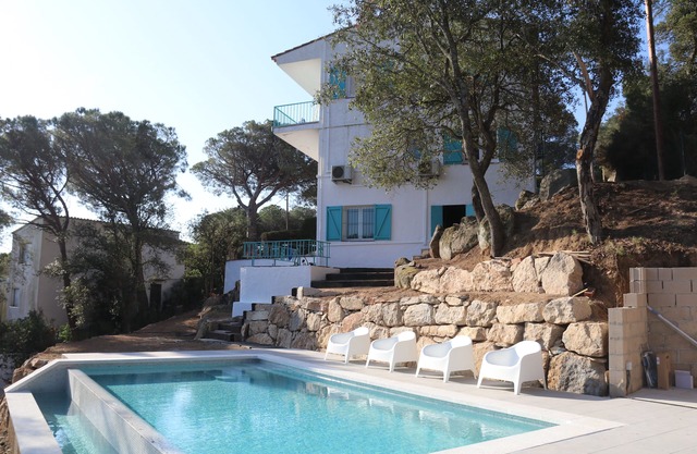 Sea view - infinity pool - A/C - 1km from beach - renovated villa