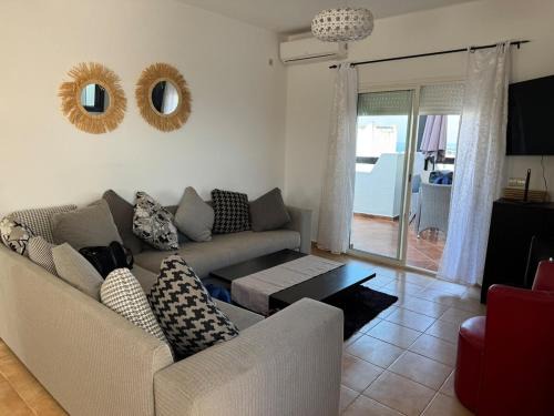 Sea View Penthouse with Rooftop Lounge