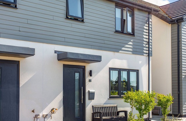 SEA VIEW, pet friendly, country holiday cottage in Llanfaelog