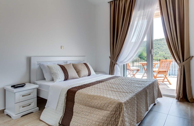 Sea View Studio With Terrace & Free Parking