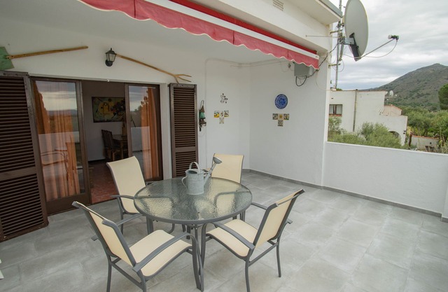 Sea view, terrace 20 m2, WIFI, parking, barbecue and garden of 1000 m2.
