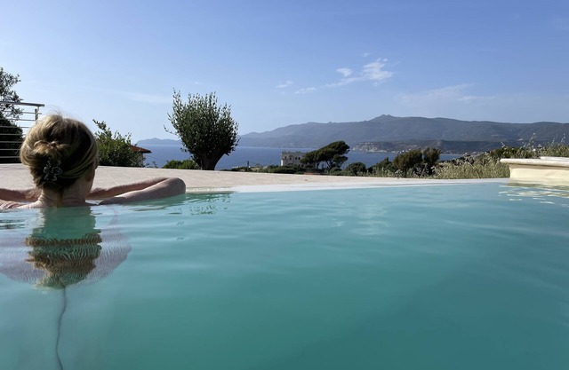 Sea views. Infinity saline pool Sleeps 7 (+2 kids, enquire prior to booking)