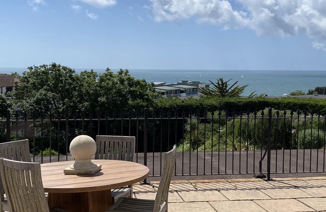 Sea views & private terrace. Private Parking. 2 bed luxury flat. 5 min beach