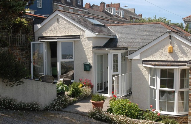 SEABIEN, family friendly, country holiday cottage in Falmouth