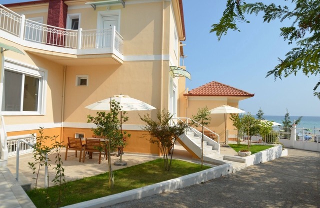 Seafront Holiday Home Artemis 3 on a Long Sandy Beach, GeoMare, Ground Floor
