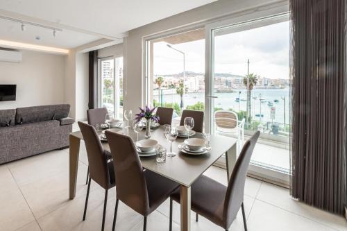 Seafront Luxury Apartment