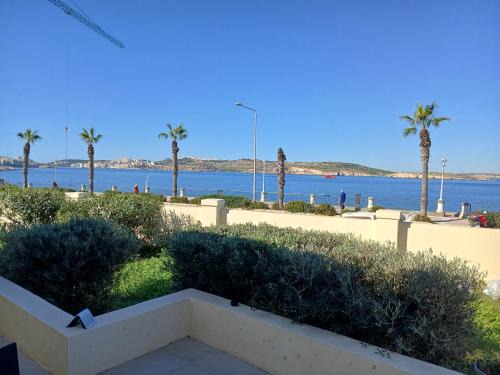 Seafront Semi-Villa with Stunning Seaview