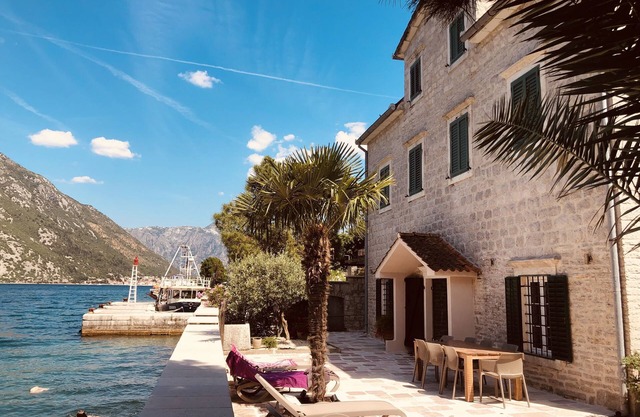 Seafront Villa TOMA 1865