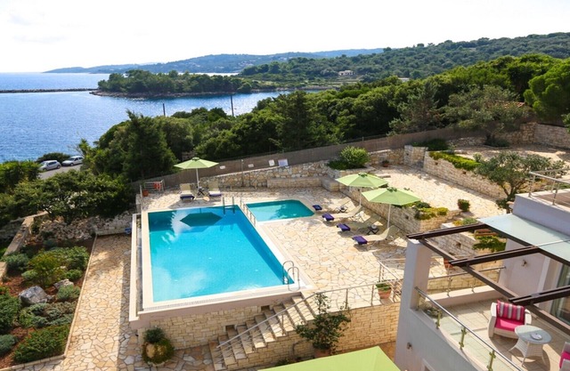 Seafront Villa With Private Pool & Gardens, 10min walking from Gaios