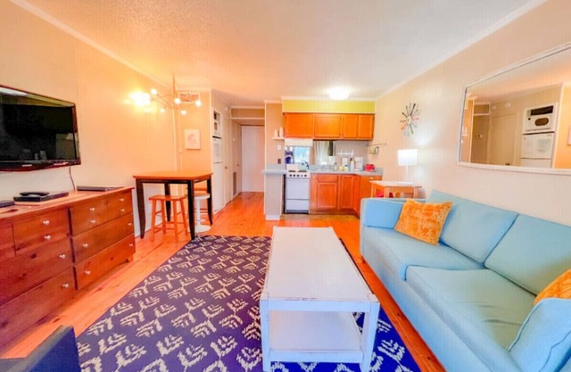 Seascape Retreat- North Beach, Tybee Island