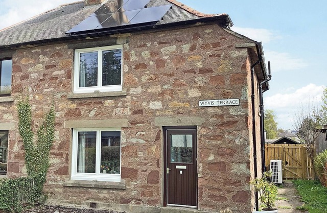 Seasgair is a cosy property located in Dingwall, close to all local amenities.