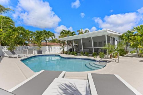 Seashell Walk To The Beach Comfy Beds Firepit Pool