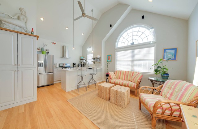 Seaside Cottage w/Private Pier - 3 Miles to Beach
