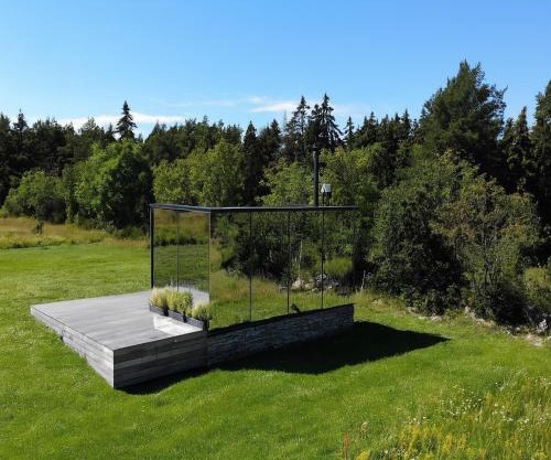 Seaside getaway in Ööd mirror house with sauna