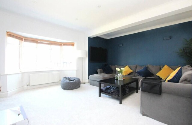 Seaside House Lancing with Parking