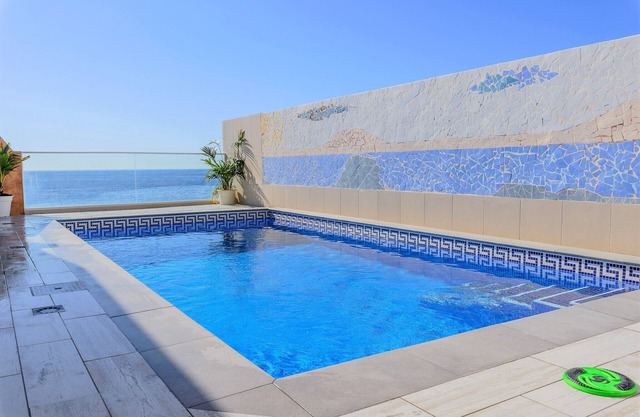 SEASIDE HOUSE WITH PRIVATE POOL
