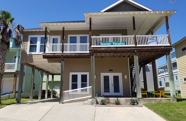 Seaside Paradise – 4BR/3BA – Steps from the beach boardwalk and pool.