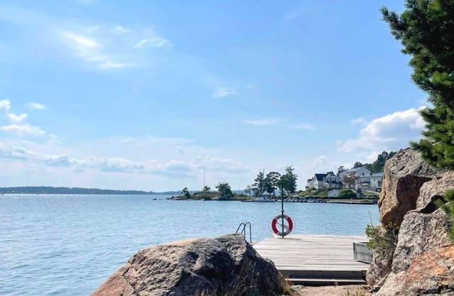 Seaside Retreat by Forest Trails and Stockholms Archipelago. Pet-Friendly!