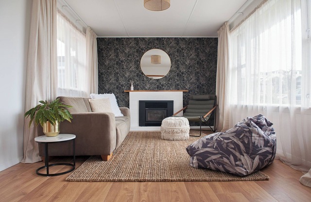 Seaside Retreat - Stylish, newly renovated oceanside property