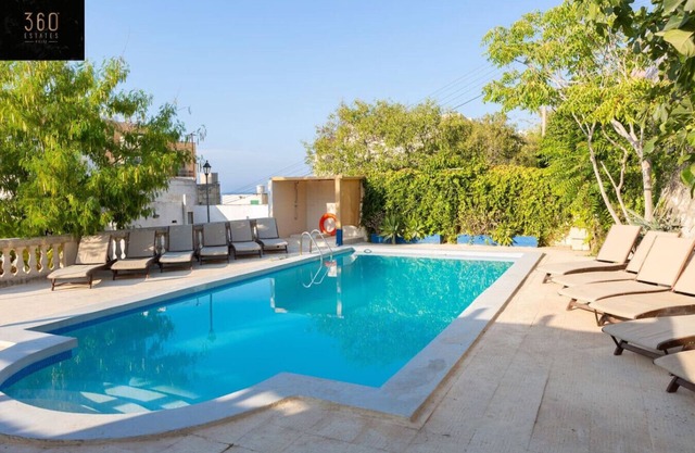 Seaside Serenity – St. Paul’s Bay Villa with Pool