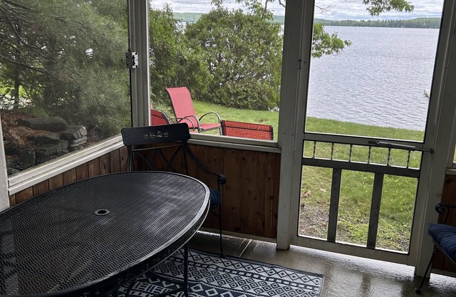 Seasonal - Waterfront Cottage - Beautiful panoramic view