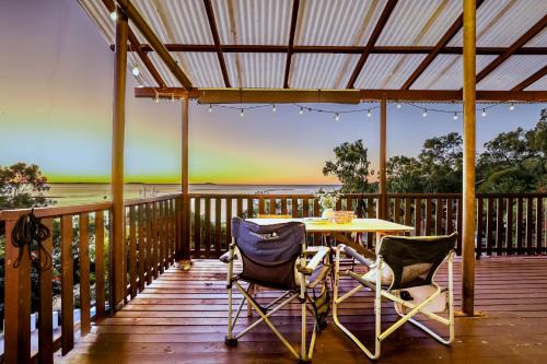 Seaview - Charming Two-Bedroom Home with Stunning Views of the Historic Bay of 1770