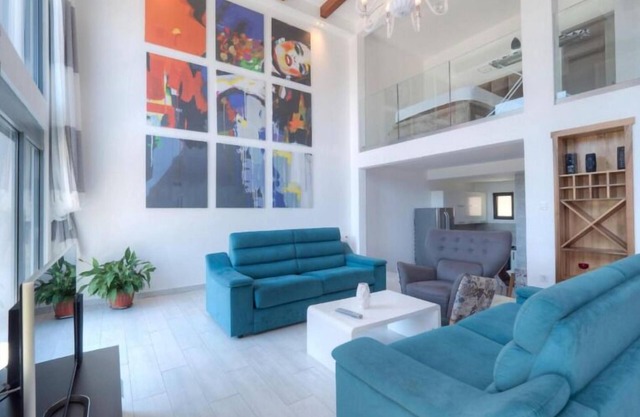 Seaview Villa with pool Hanja