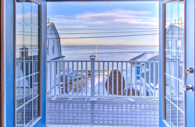 Sebago Lake Haven: Water Views, Steps to Shoreline
