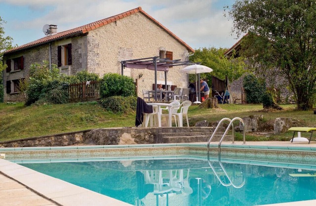 Secluded country side cottage with private pool