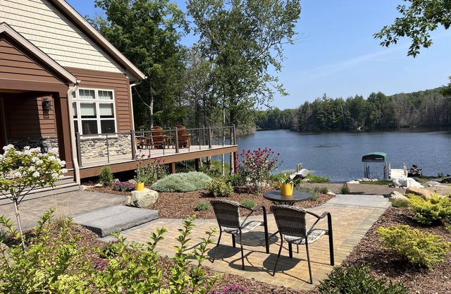 Secluded 25-acre private lake, set on 200 acres of private land. Sleeps 19